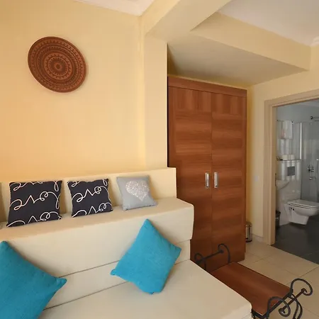 Otel Cachet - Adult Only +14